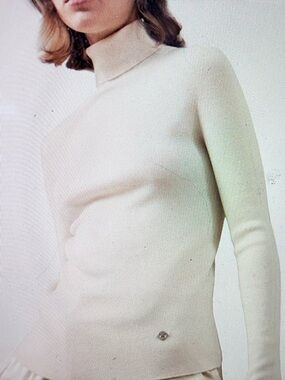 Likysilk Seamless Silk-Cashmere Blend Turtleneck Sweater Medium white